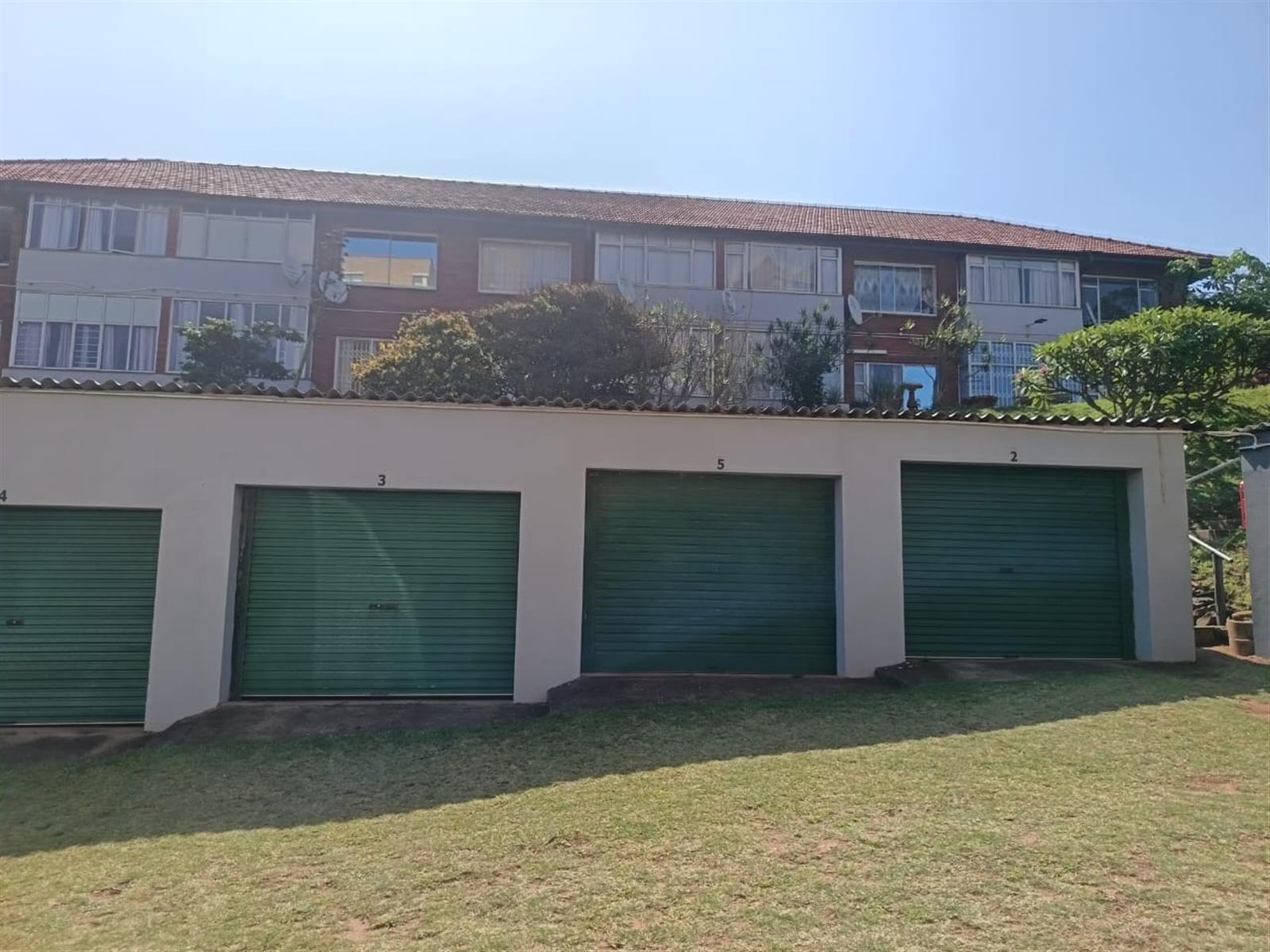 SNUG INVITING 1 BEDROOM UNIT WITH SEA VIEWS