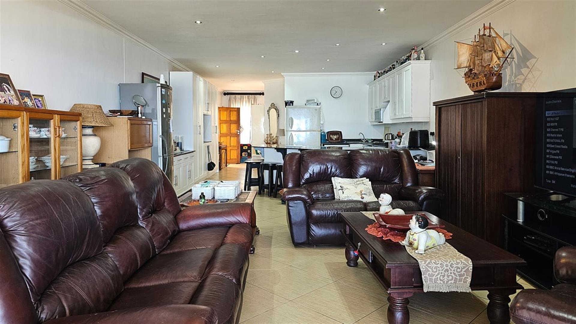 Apartment For Sale in Uvongo Beach, Margate, KwaZulu Natal