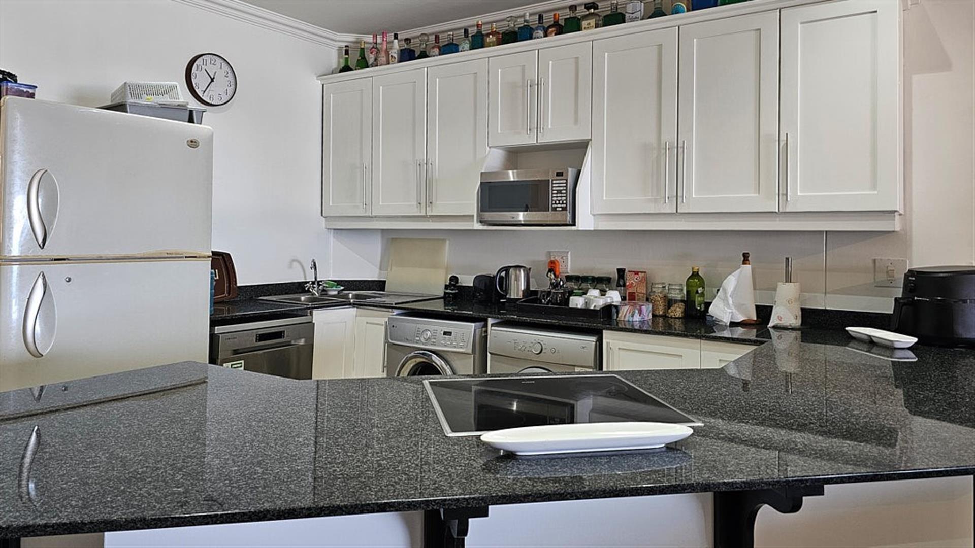 Apartment For Sale in Uvongo Beach, Margate, KwaZulu Natal