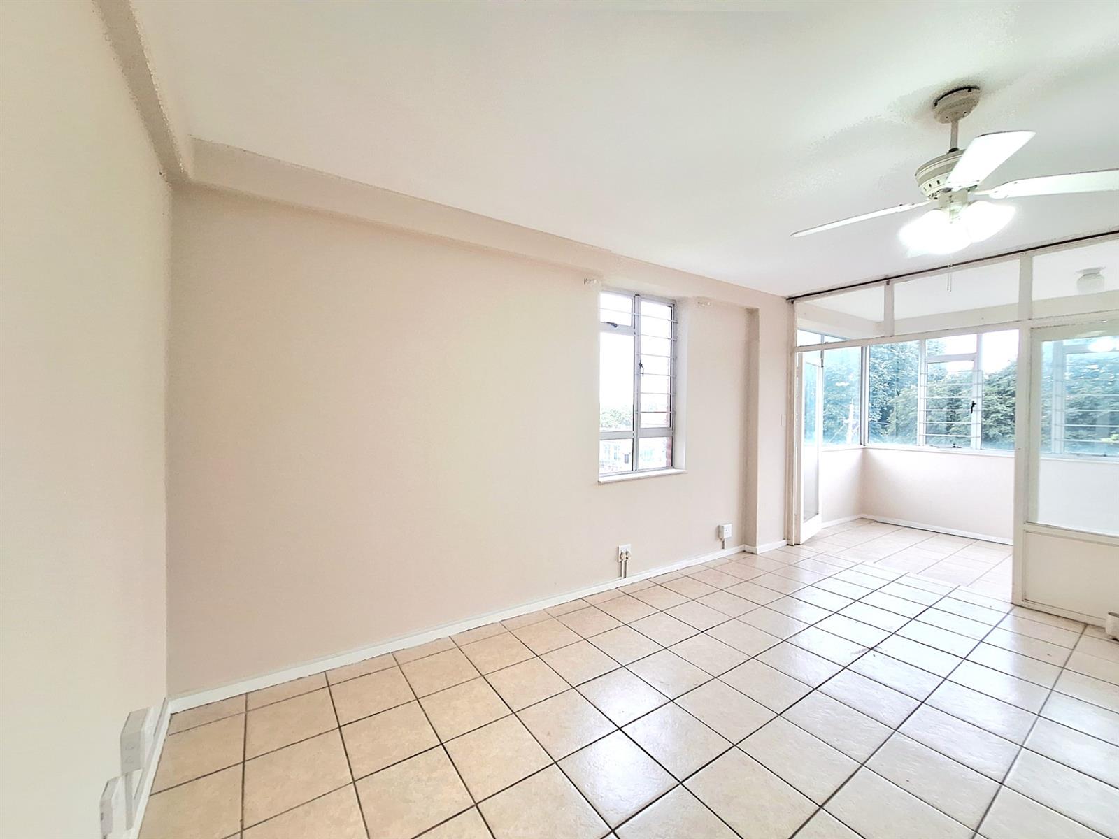 Freshly painted, Spacious 2  bedroom Apartment For Sale in Bulwer, Durban, KwaZulu Natal