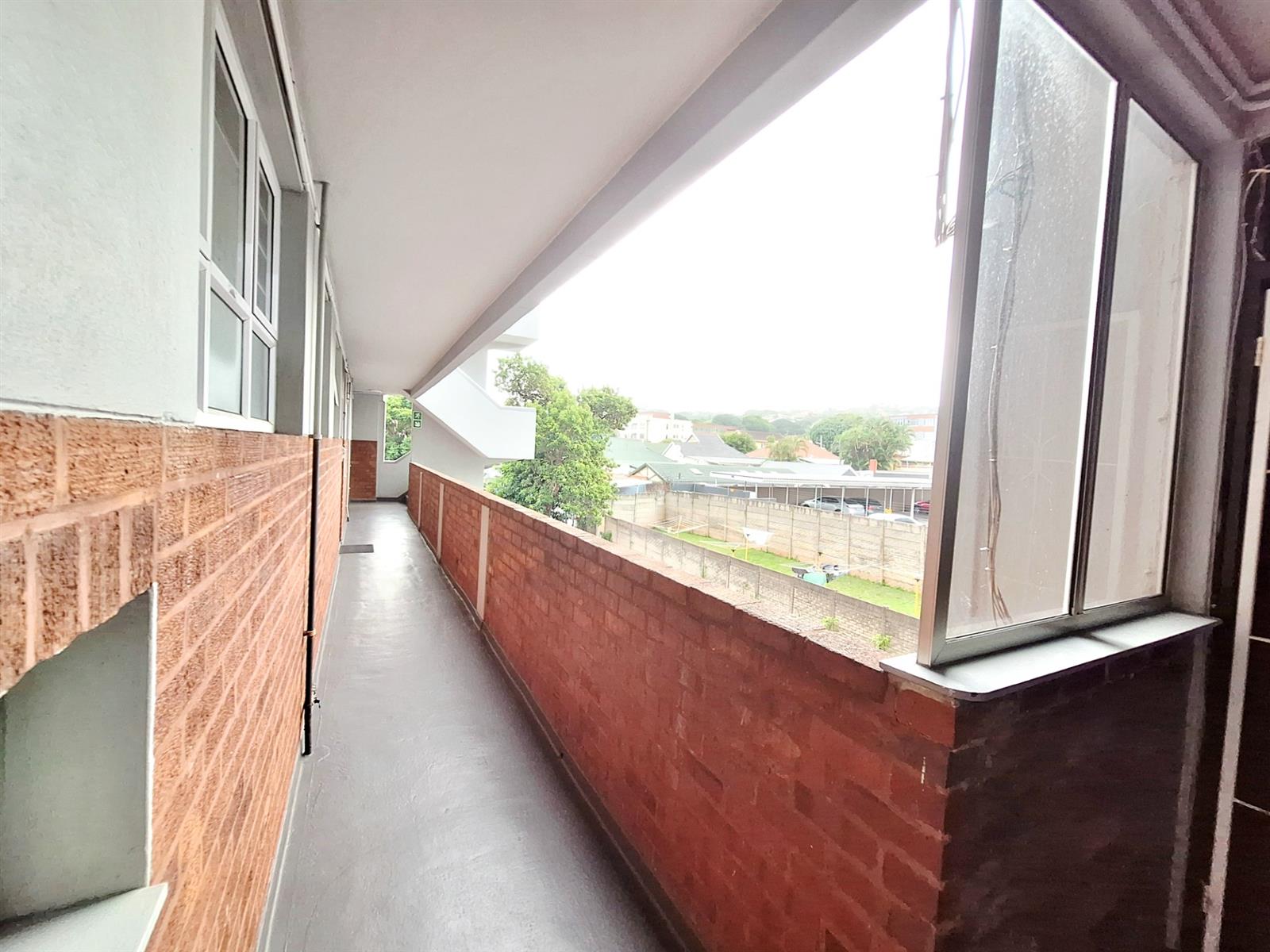 Freshly painted, Spacious 2  bedroom Apartment For Sale in Bulwer, Durban, KwaZulu Natal