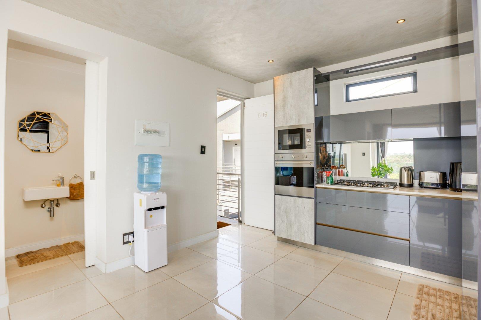 Penthouse Apartment For Sale in Houghton Estate, Johannesburg
