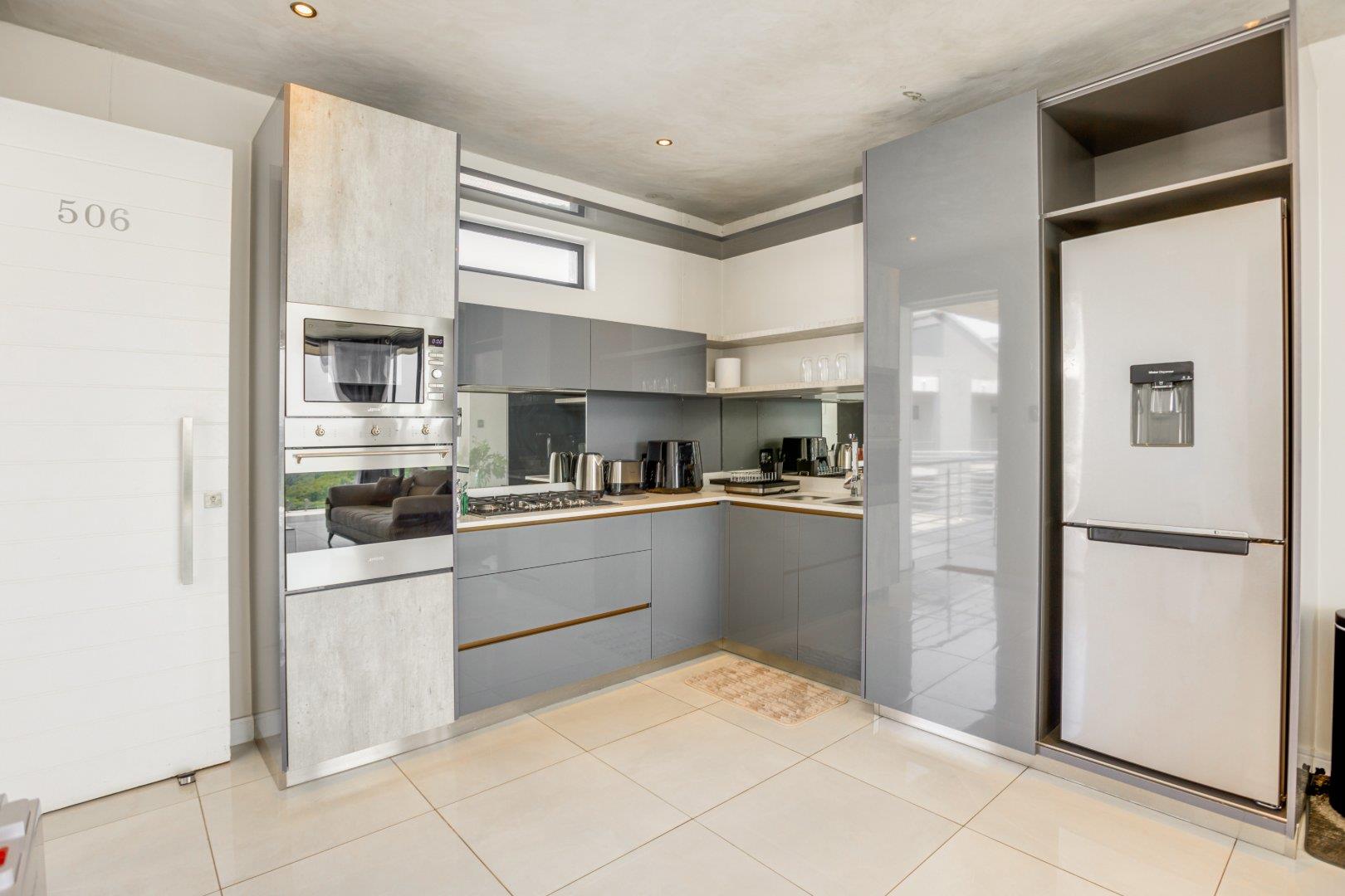 Penthouse Apartment For Sale in Houghton Estate, Johannesburg