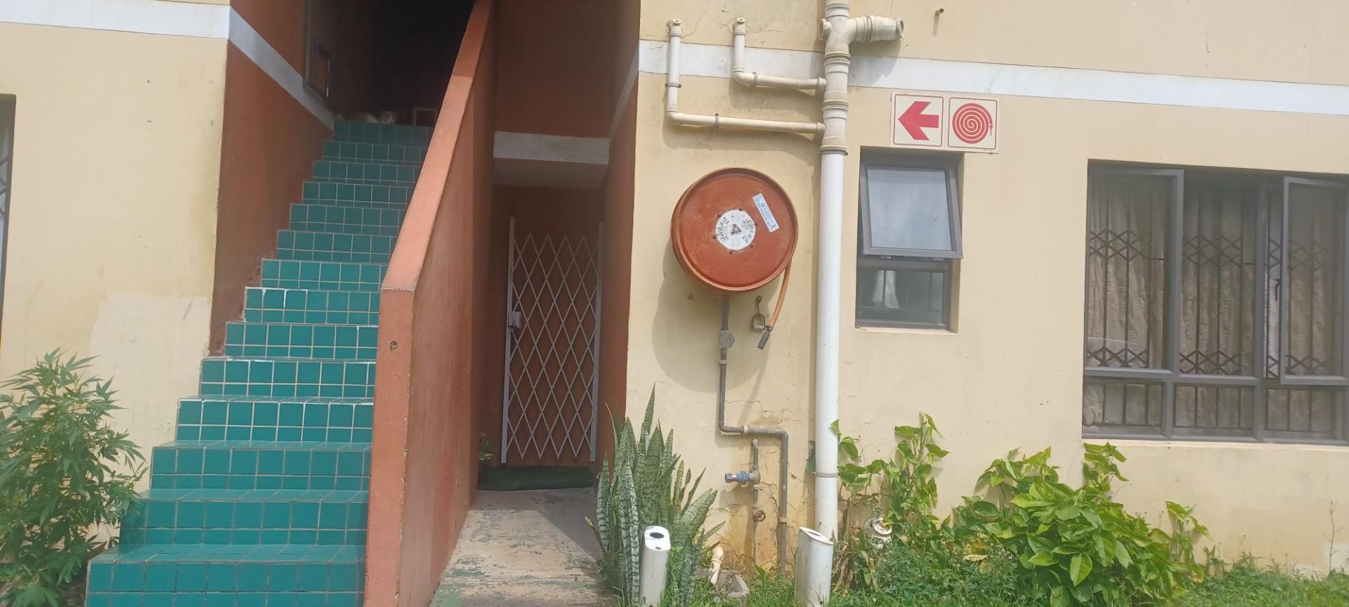 2 Bed 1 Bath ground floor apartment for sale in woodhaven park in durban