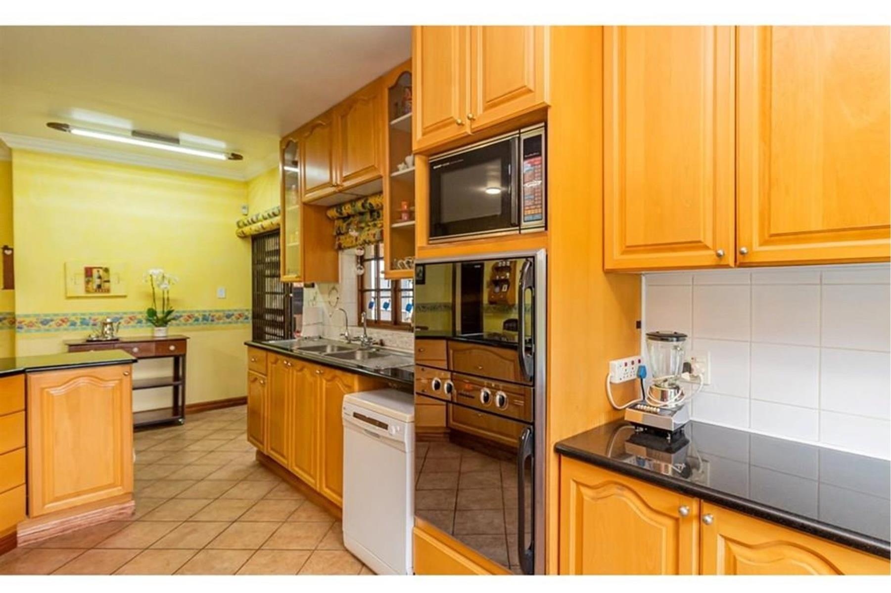 UNMATCHED INVESTMENT: Potential Rental Income R90 000 per month!