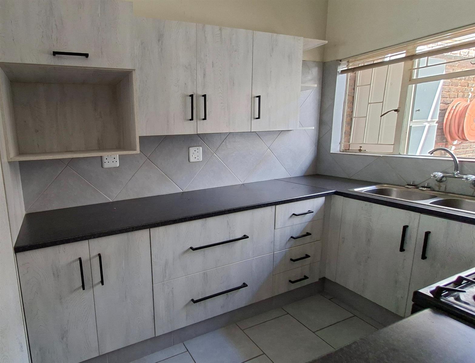 Beautiful 2 bedroom townhouse for sale
