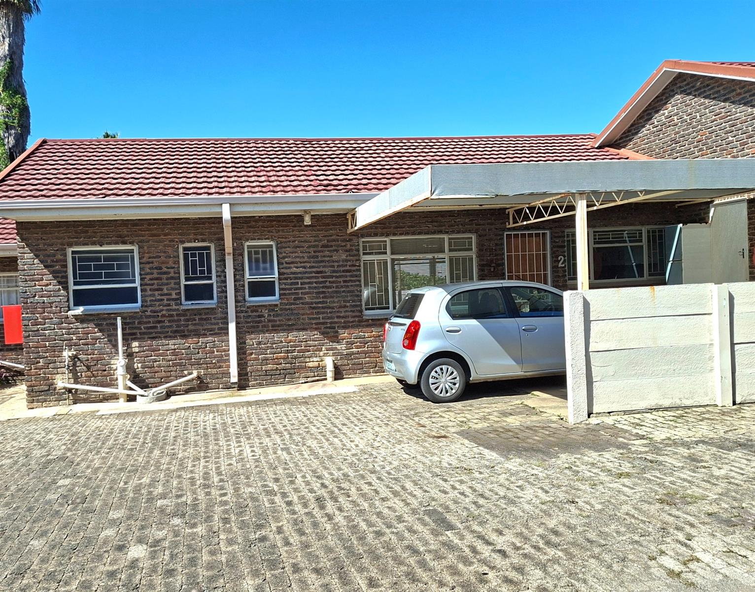 Beautiful 2 bedroom townhouse for sale