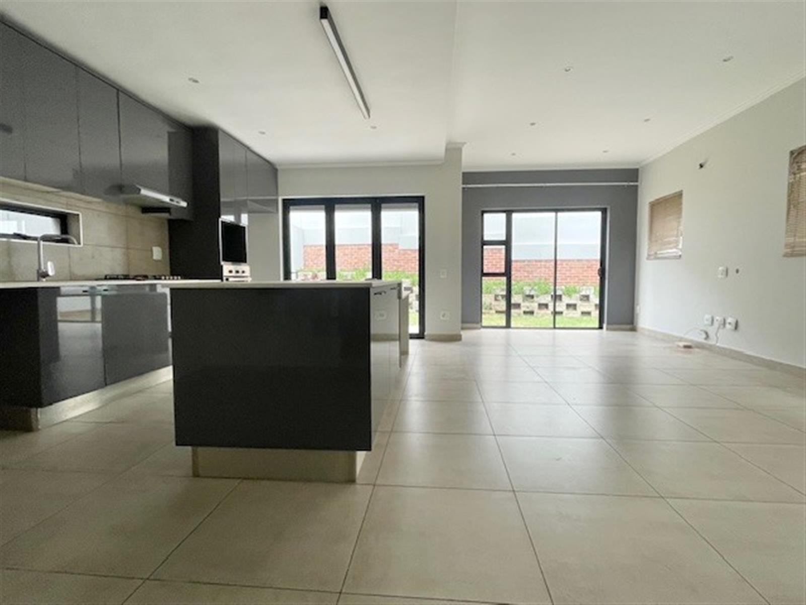 3 bed 3.5 bath modern unit in Sandton
