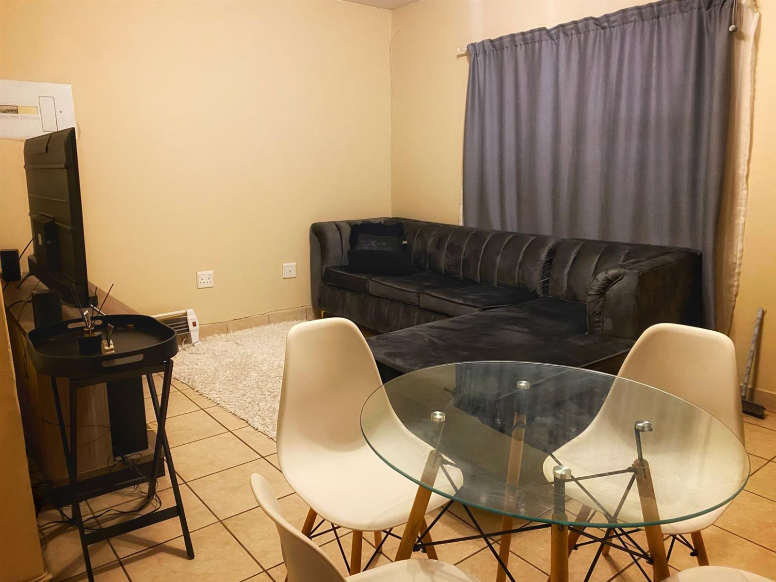 Apartment For Sale in Honeydew, Roodepoort