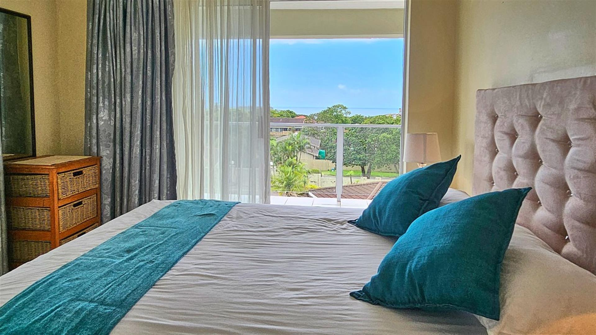 HUGE, Luxury 3 Bedroom Townhouse