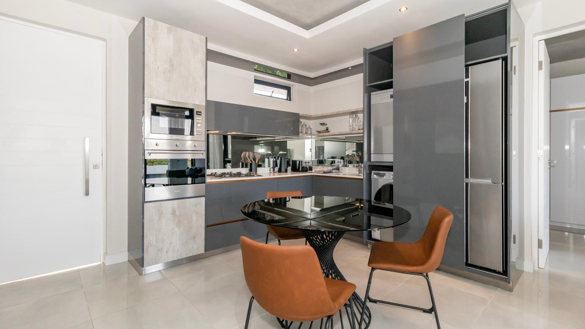 Apartment To Rent in Houghton Estate, Johannesburg