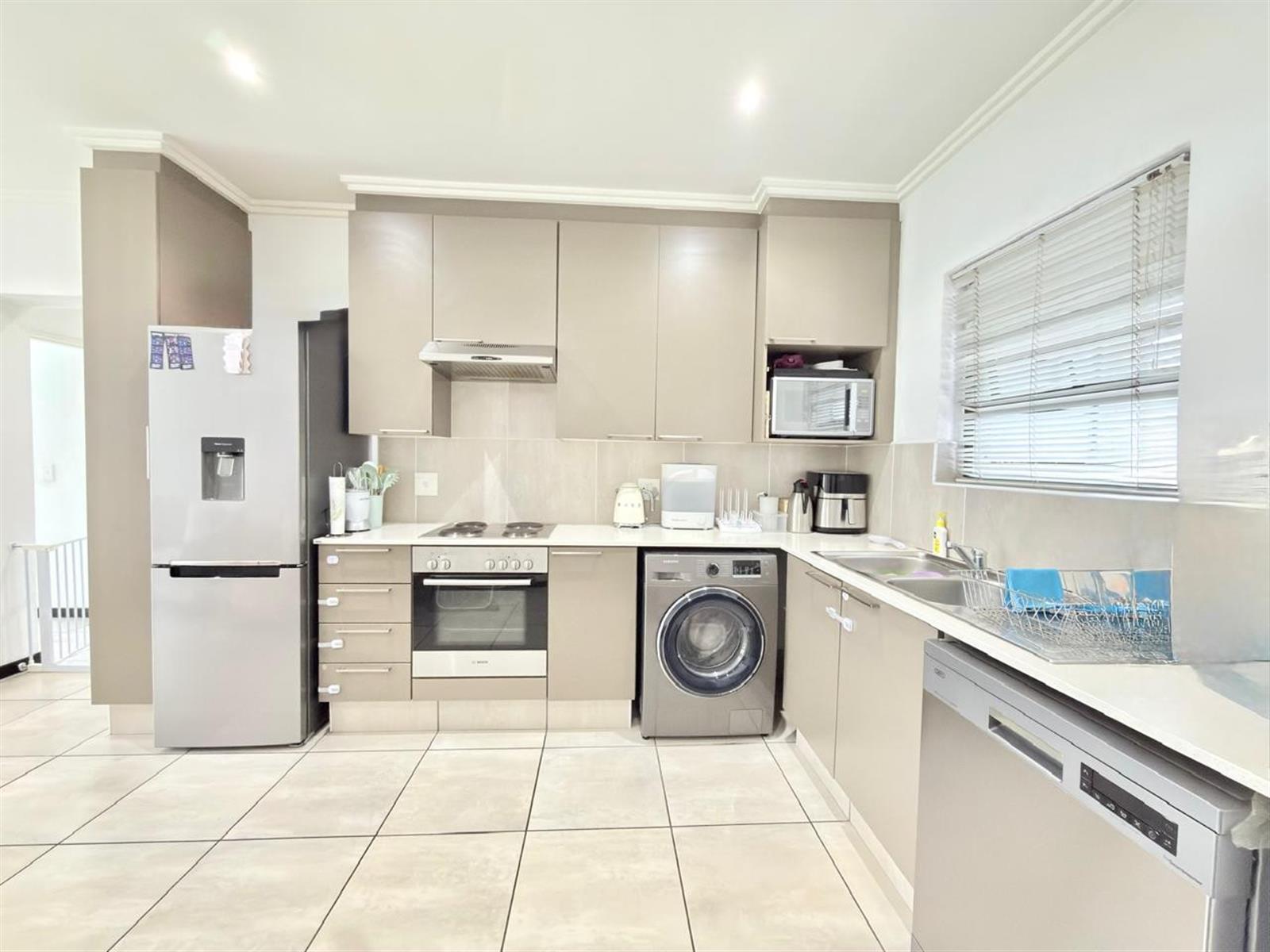 2Bed Ground Apartment in Lonehill