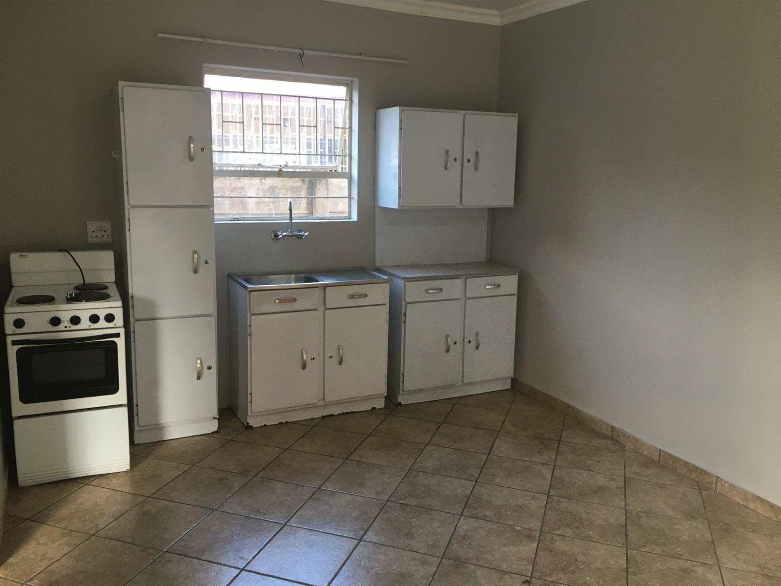 Apartment for rent in Oos Einde, Rustenburg, North West, 9 3 (0th floor), Villa Platina, 44 Kruger Street, Oos Einde, Rustenburg, North West