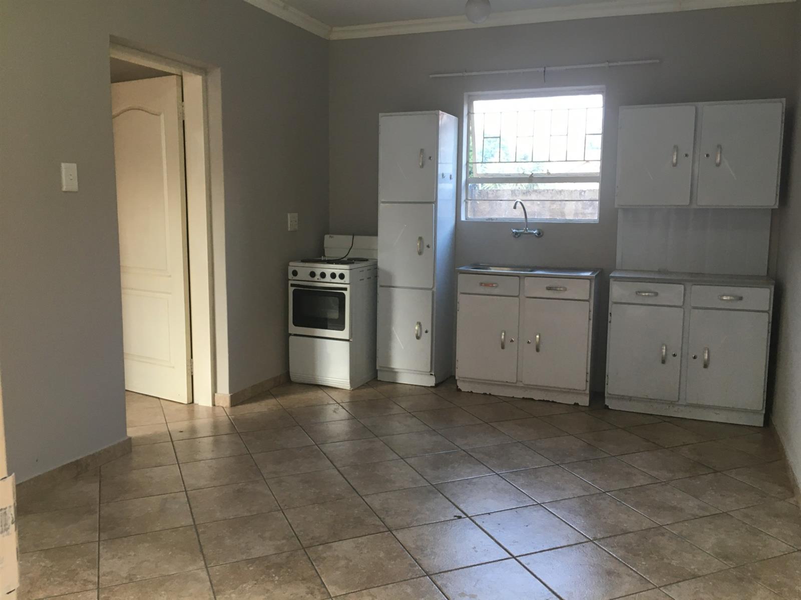 Apartment for rent in Oos Einde, Rustenburg, North West, 9 3 (0th floor), Villa Platina, 44 Kruger Street, Oos Einde, Rustenburg, North West