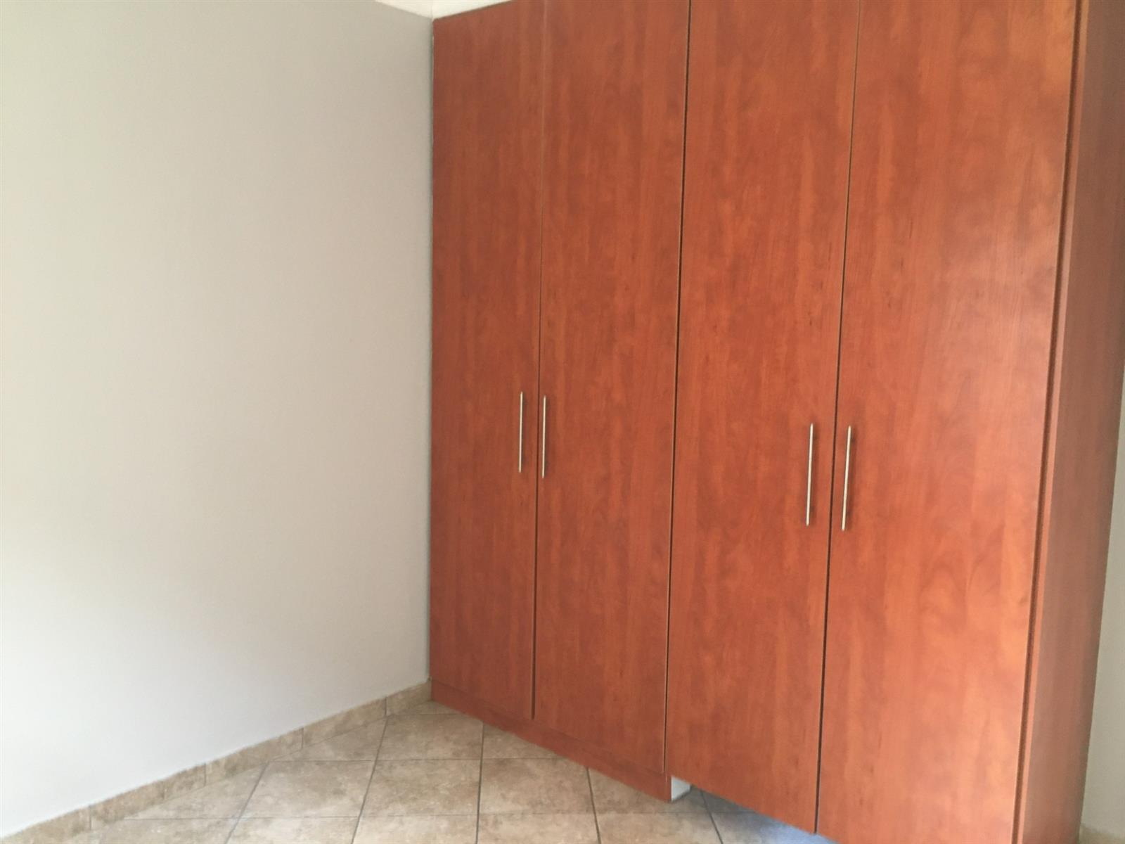 Apartment for rent in Oos Einde, Rustenburg, North West, 9 3 (0th floor), Villa Platina, 44 Kruger Street, Oos Einde, Rustenburg, North West