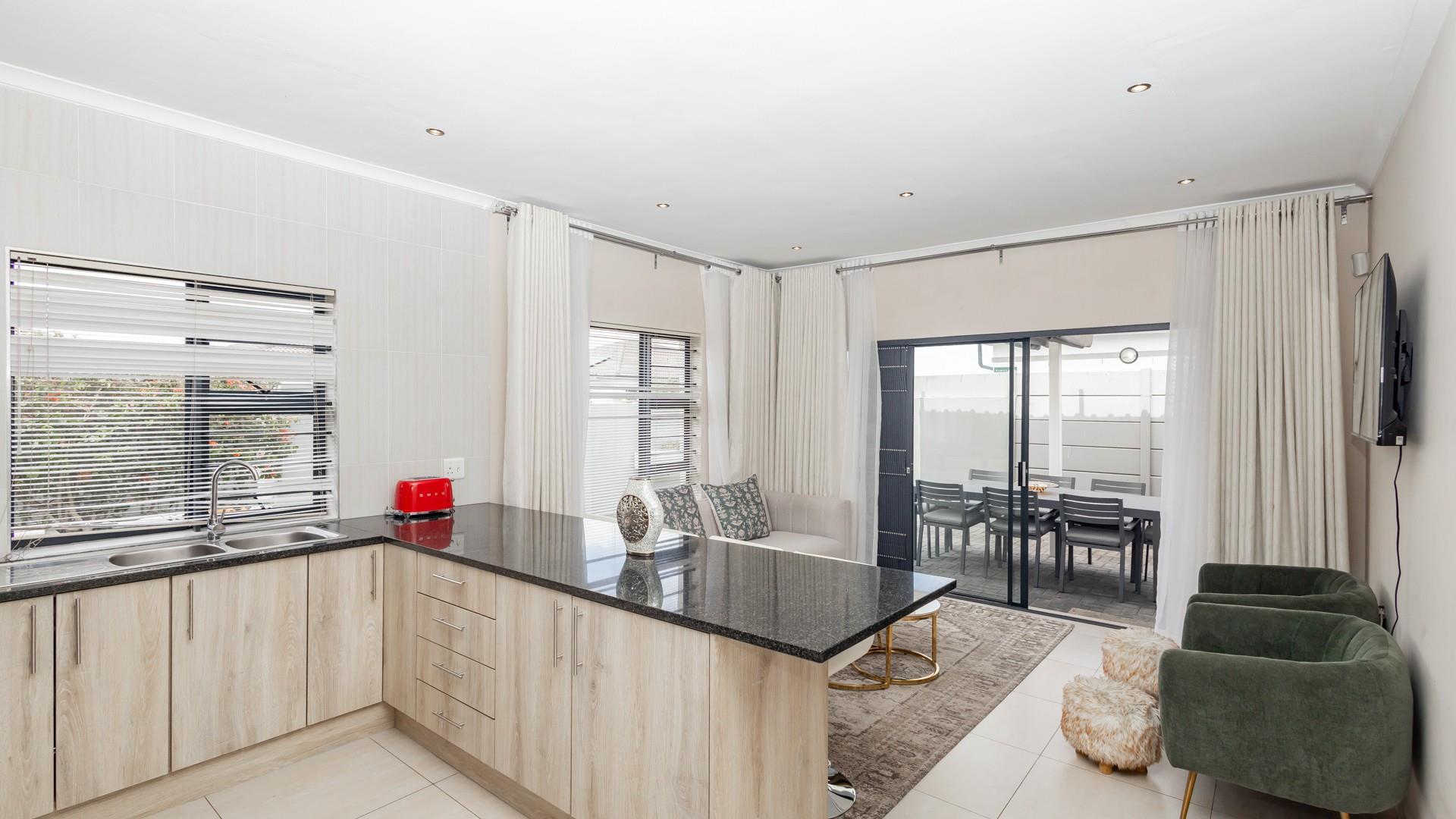 Modern 3 Bed Freestanding House For Sale in Parklands, Blouberg