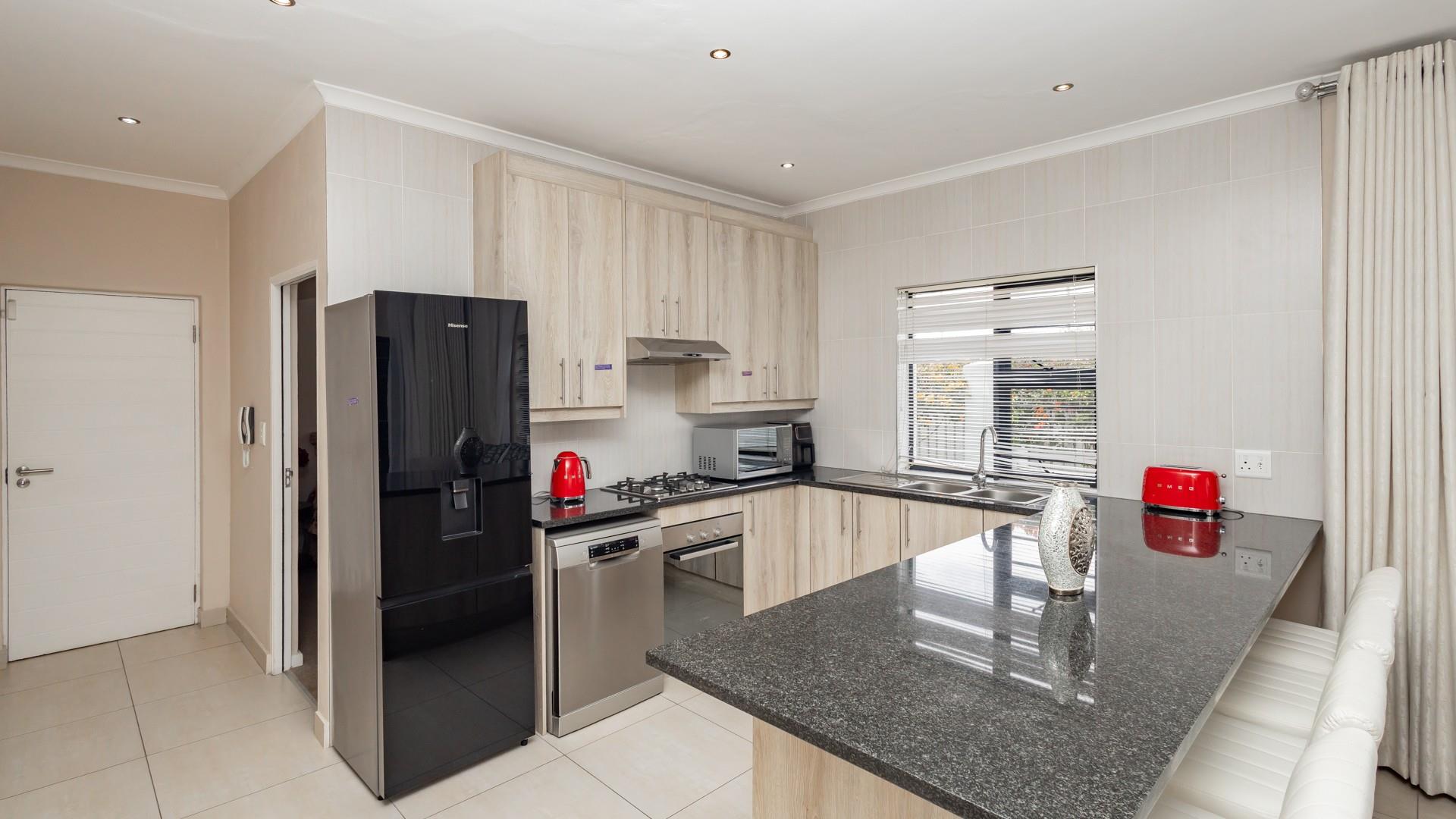 Modern 3 Bed Freestanding House For Sale in Parklands, Blouberg
