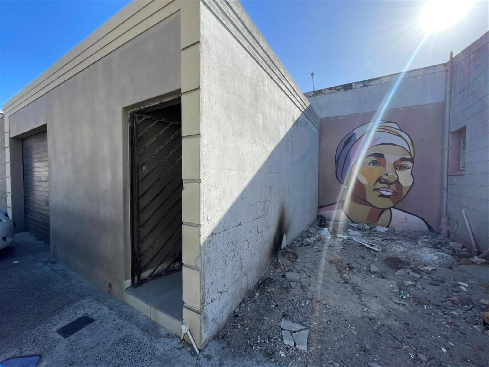 House for sale in Rocklands, Mitchells Plain, 287 m²