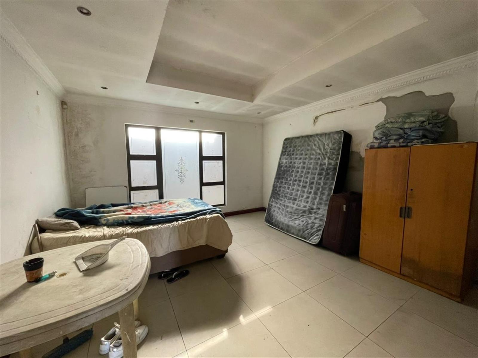 House for sale in Rocklands, Mitchells Plain, 287 m²