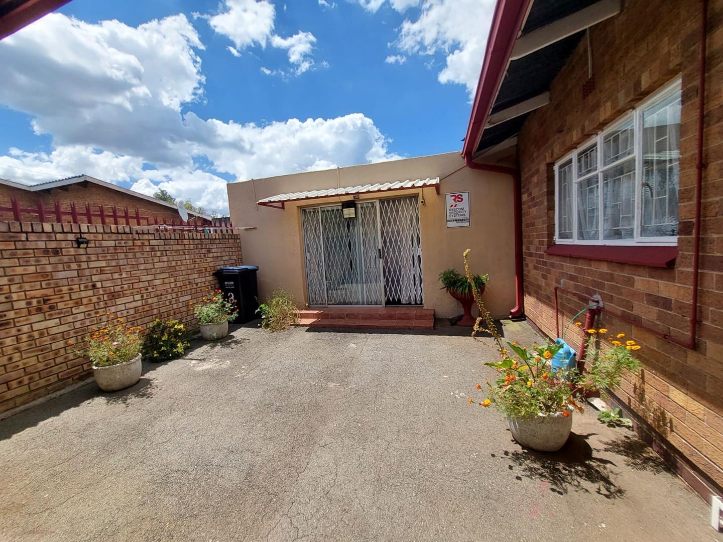 4-Bedroom House For Sale in Vanderbijlpark SE, Vanderbijlpark