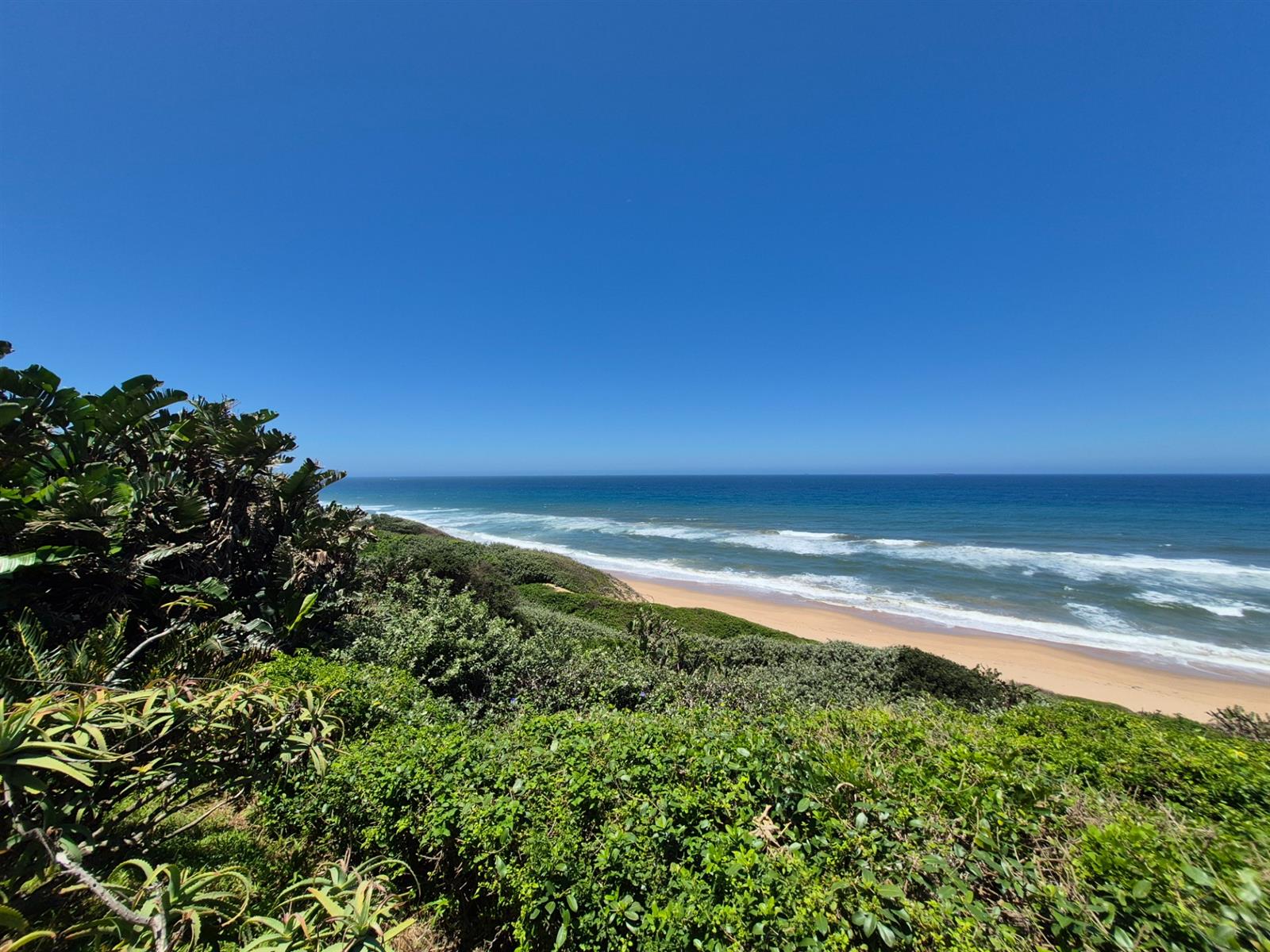 Three plots in one! Huge level land on Marine drive