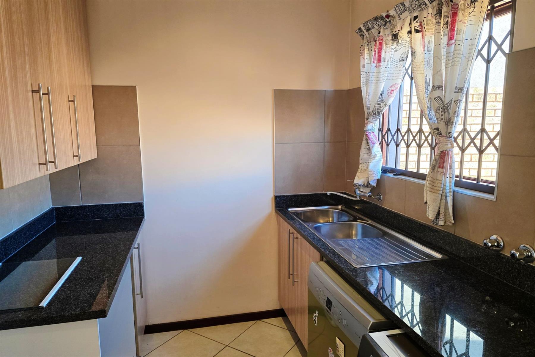 4 Bedroom Double Storey Stand Alone House For Sale in Monavoni, Centurion