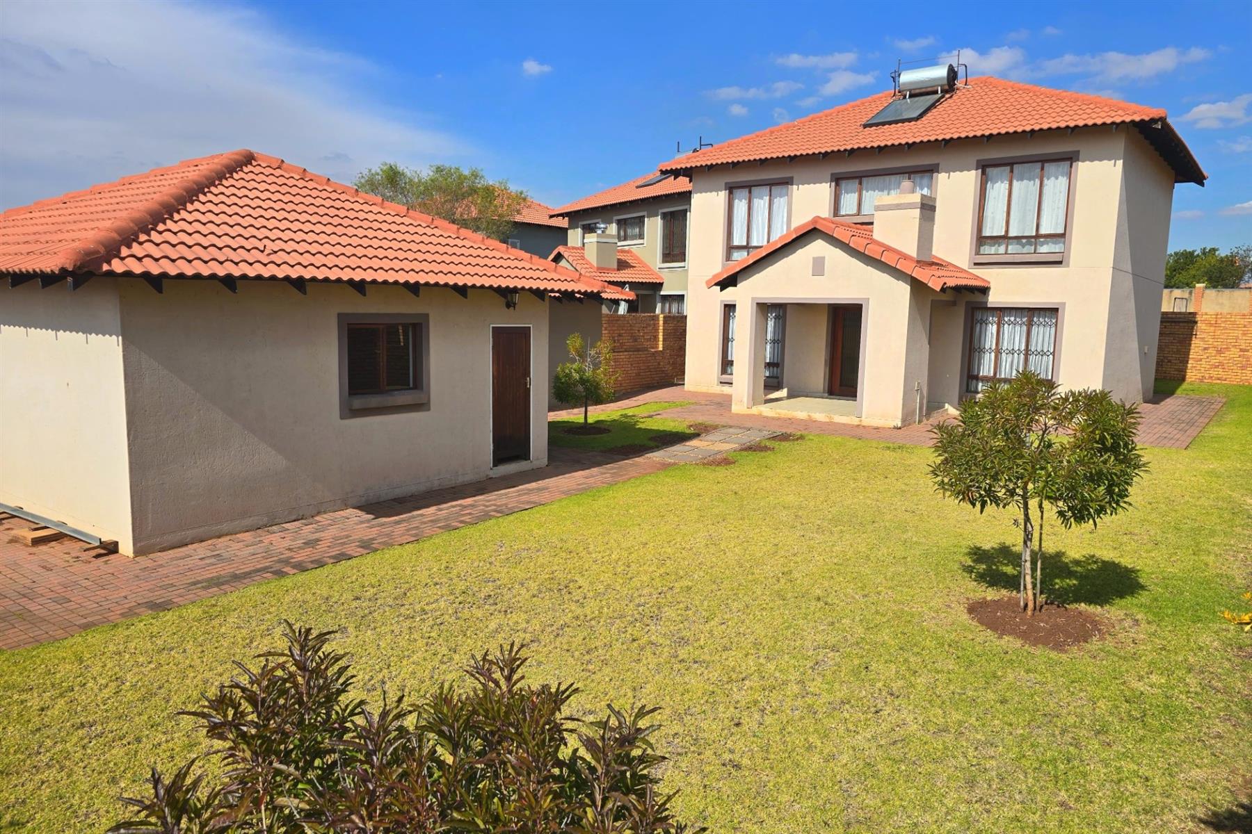 4 Bedroom Double Storey Stand Alone House For Sale in Monavoni, Centurion