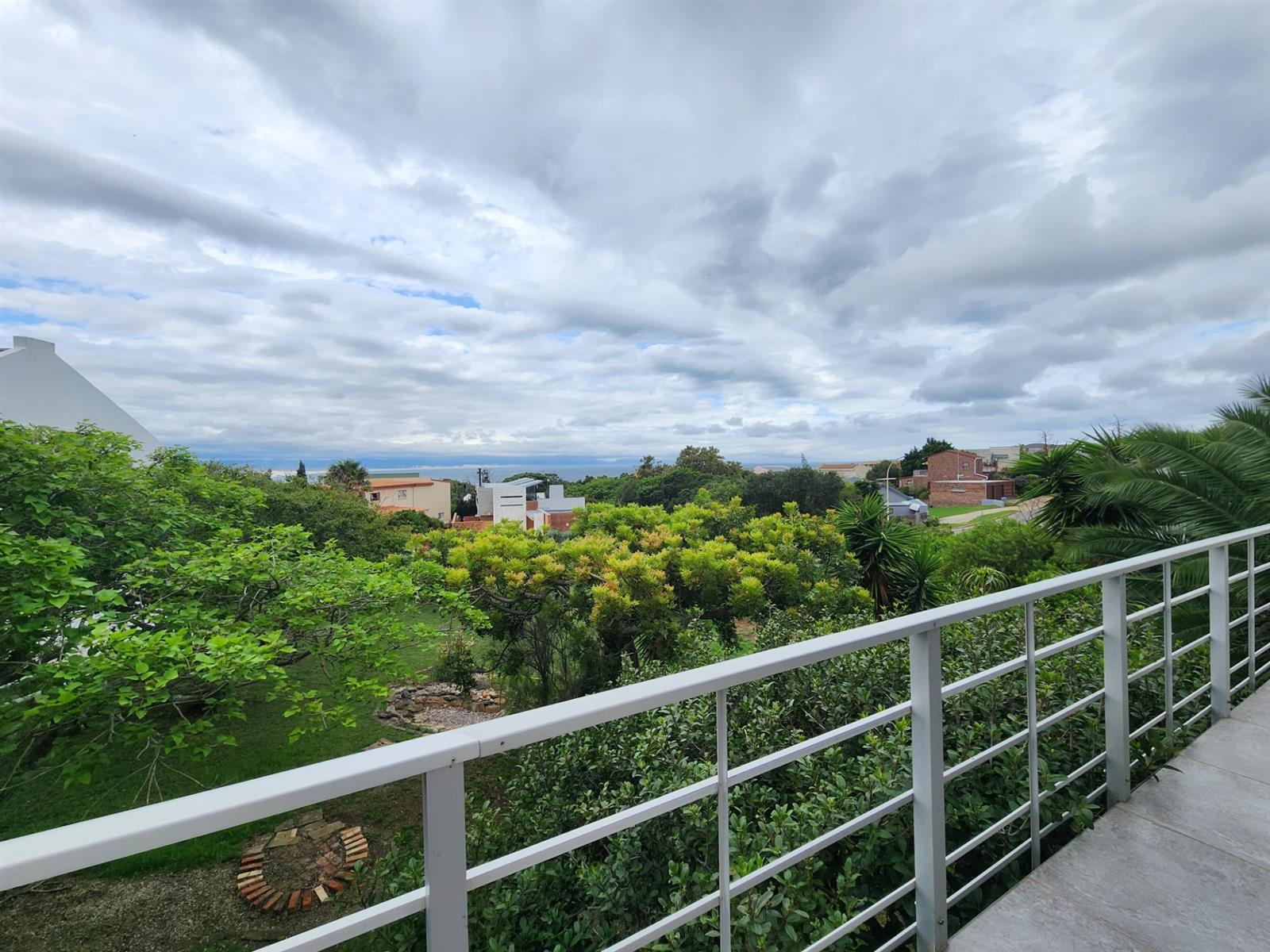 Unique property in the heart of Wavecrest Jeffreys Bay