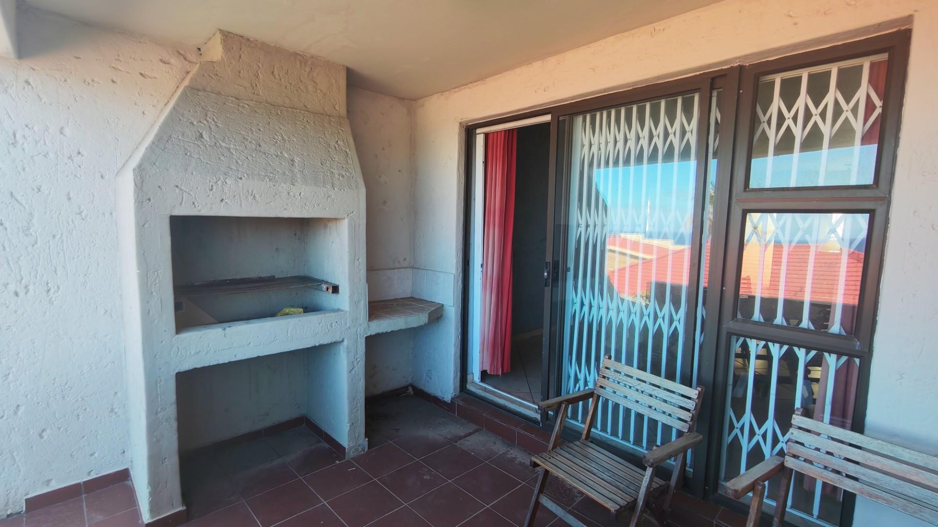 Low cost entry to property investment! 2 Bed apartment For Sale in Margate, KwaZulu Natal