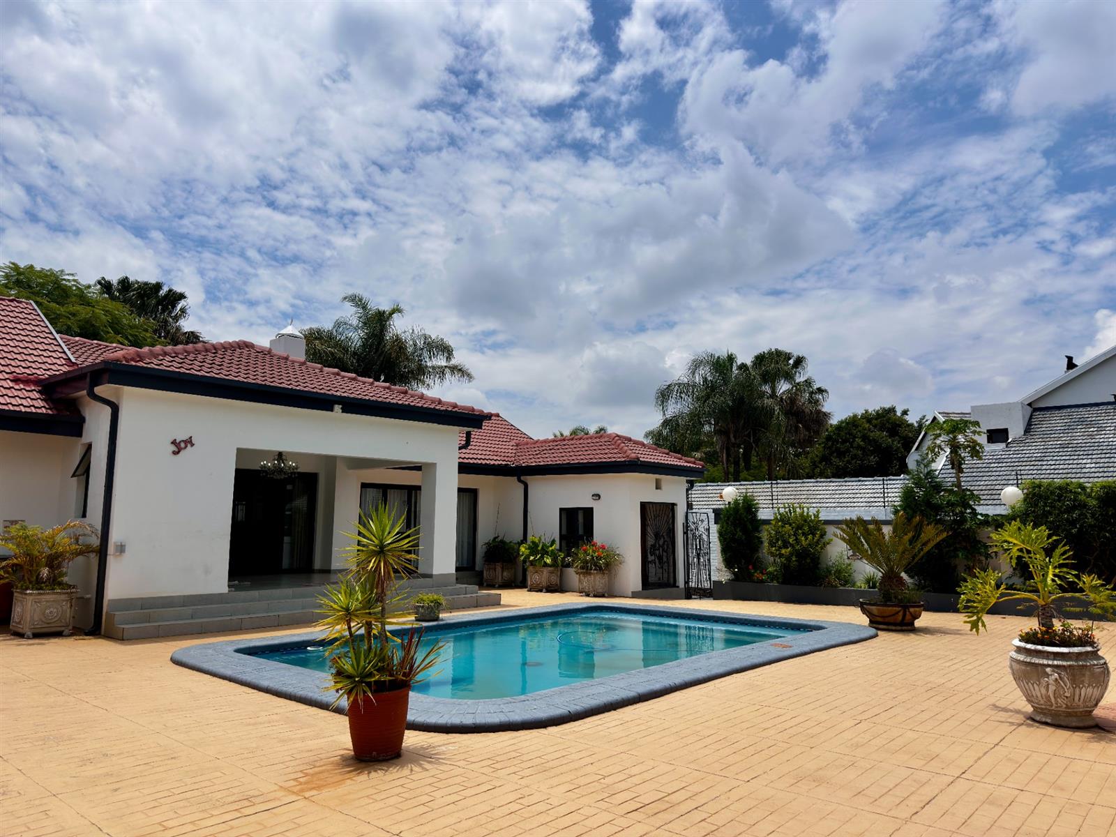House For Sale in Waterkloof Ridge, Pretoria