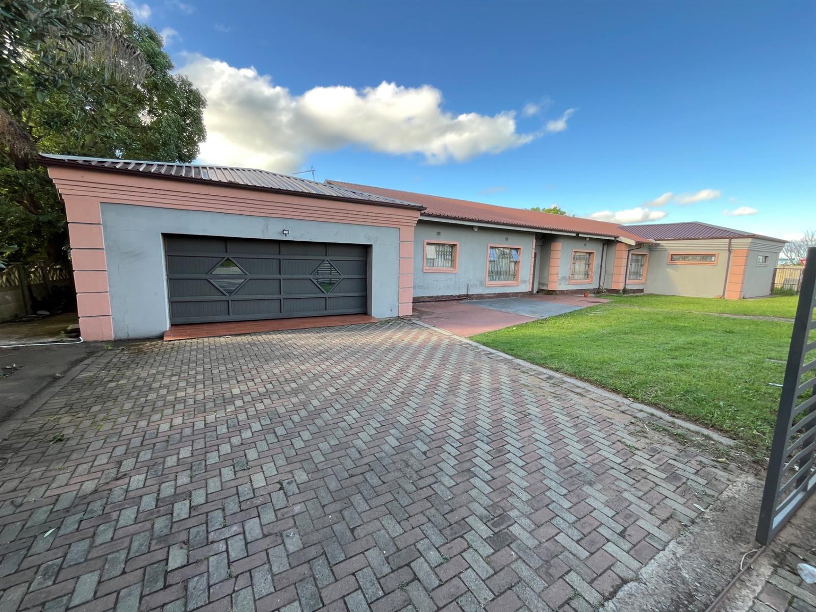 Beautiful House For Sale in Dundee, KwaZulu Natal
