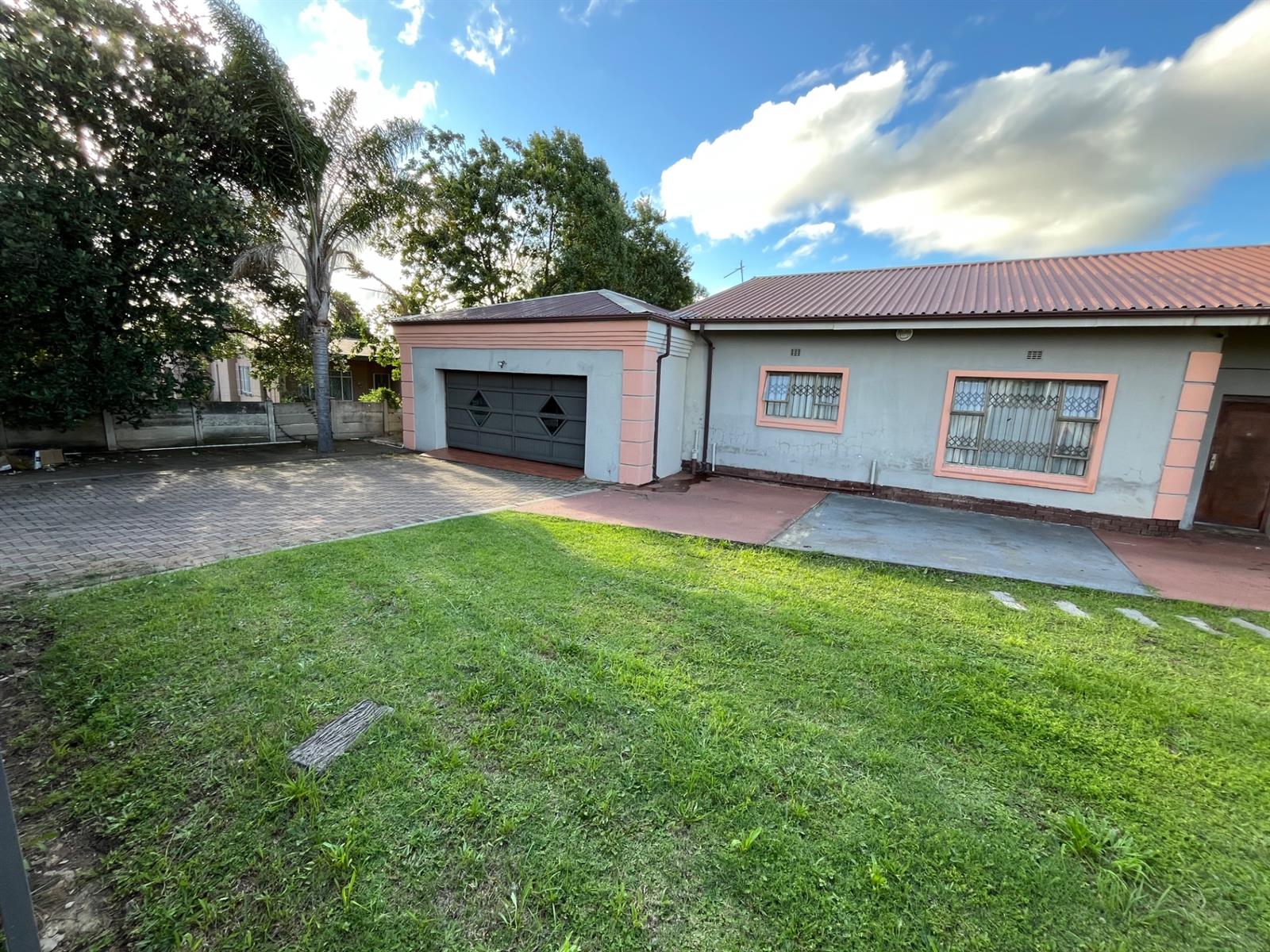 Beautiful House For Sale in Dundee, KwaZulu Natal
