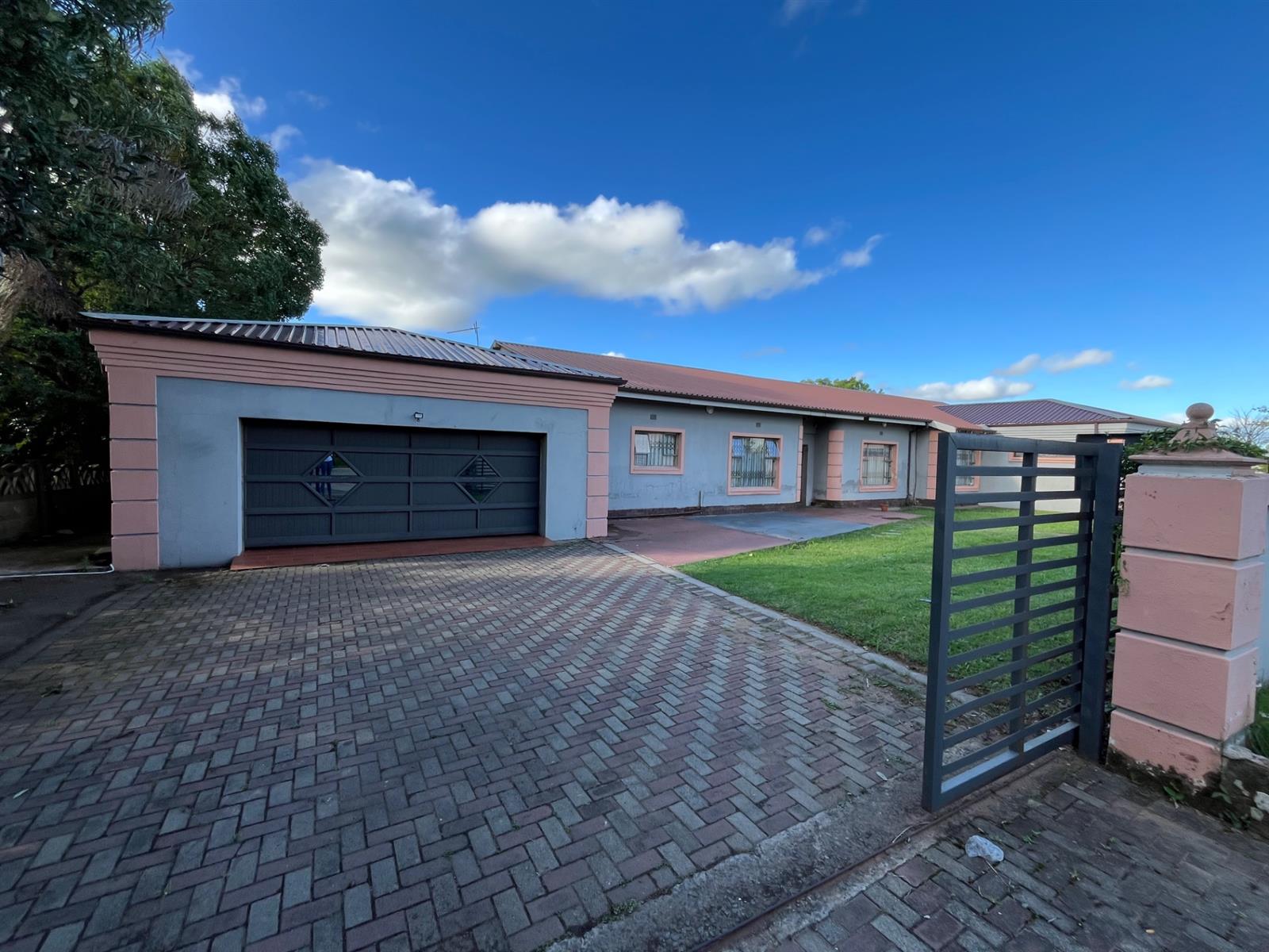 Beautiful House For Sale in Dundee, KwaZulu Natal