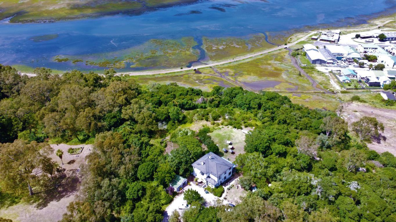 4,48Ha with income generating building For Sale in Knysna Central, Knysna