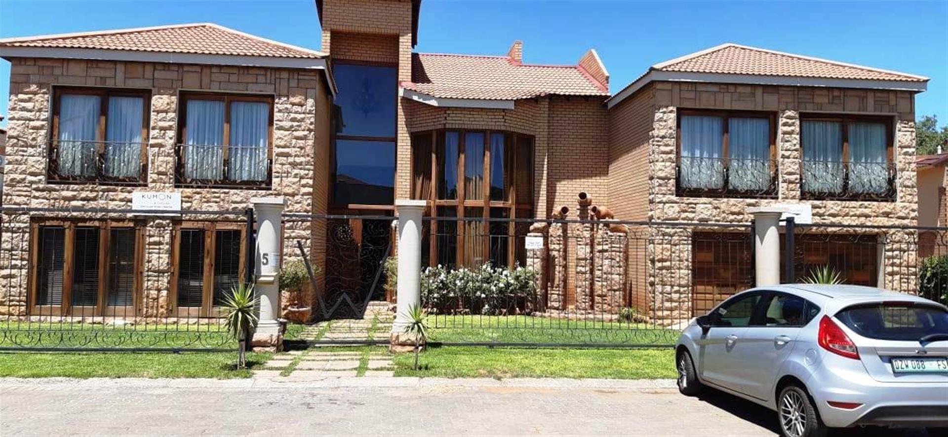 STEP INTO STYLE - A Modern Double-Storey Masterpiece