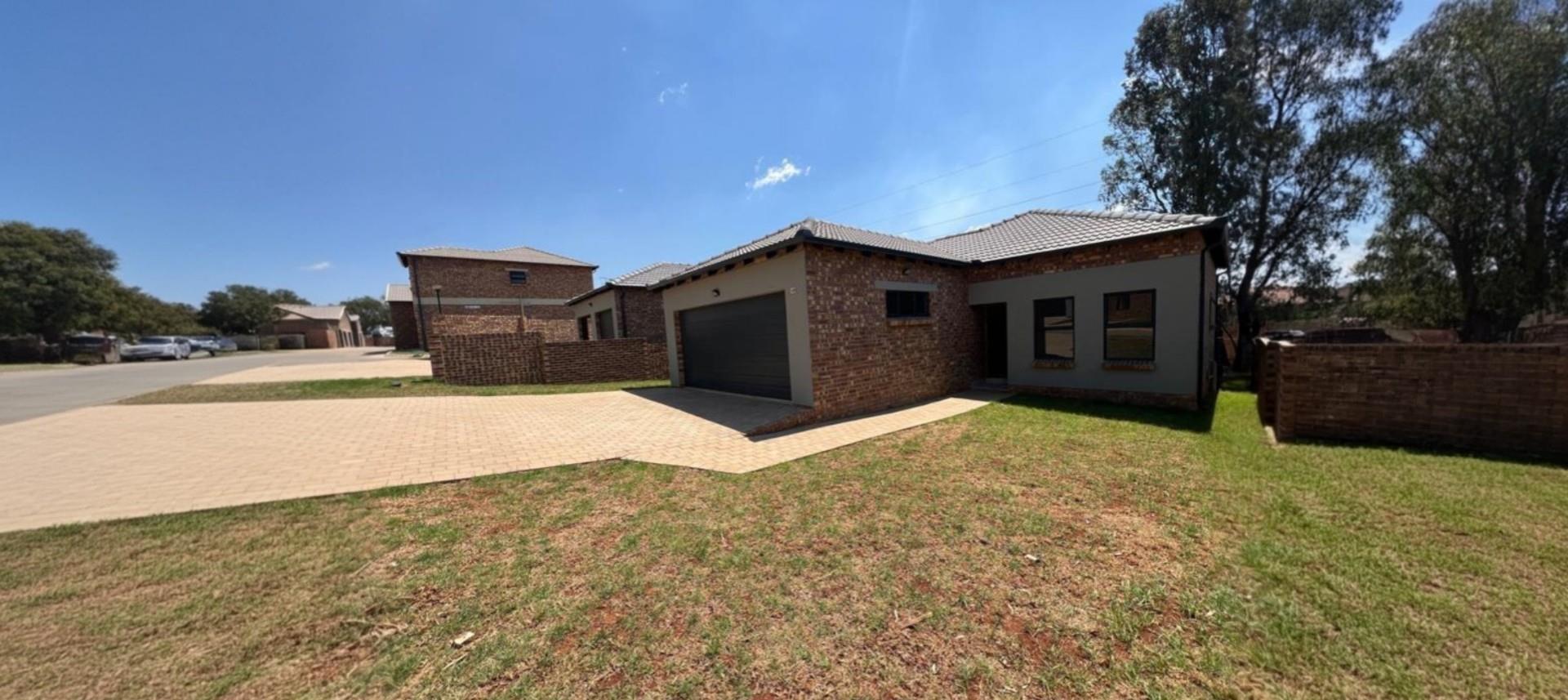 Townhouse For Sale in Die Heuwel Ext 2, Die Heuwel, Witbank