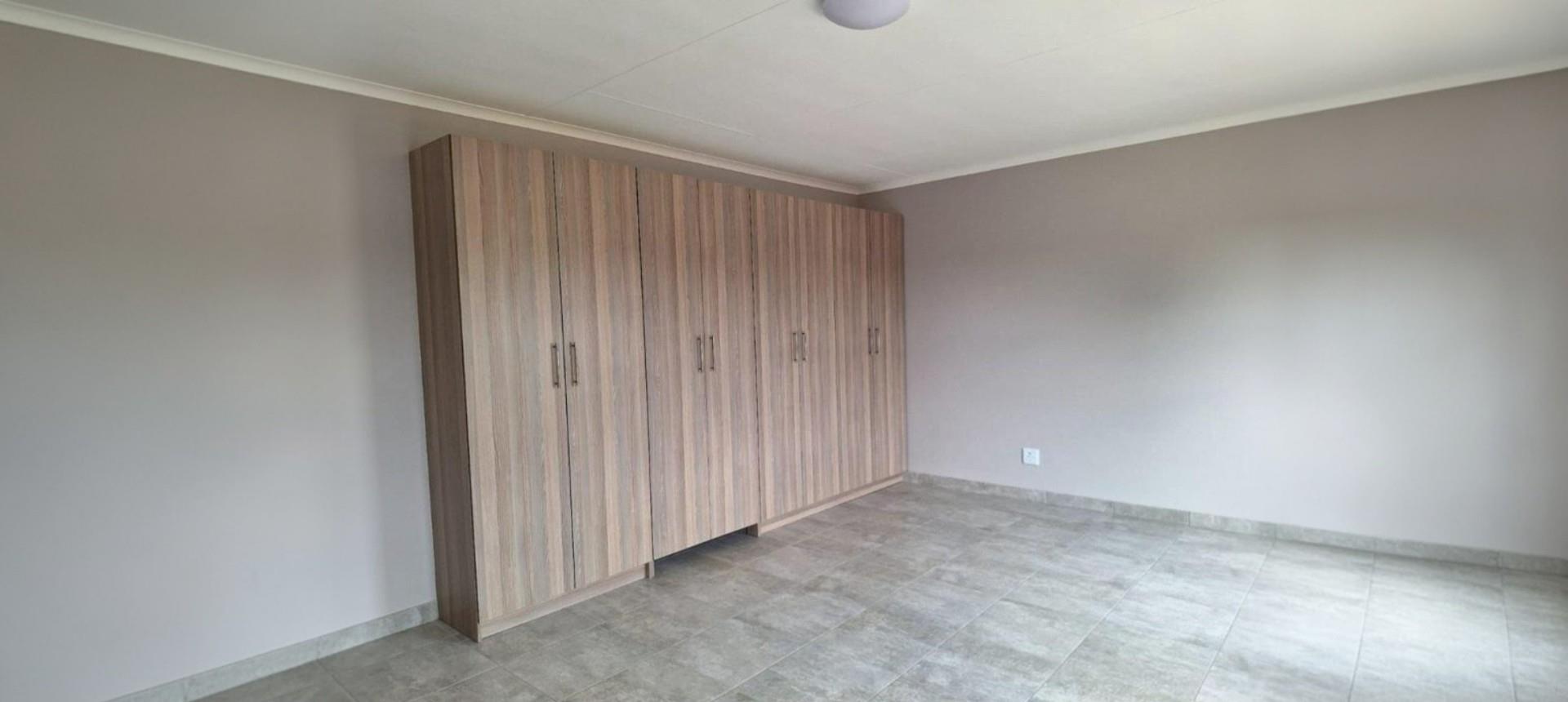 Townhouse For Sale in Die Heuwel Ext 2, Die Heuwel, Witbank