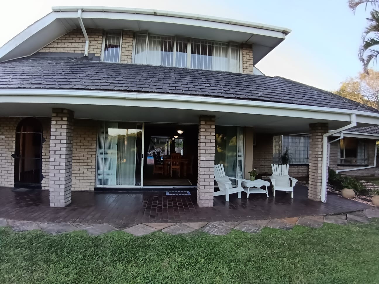 Prime Property with Ocean View and Exceptional Expansion Potential