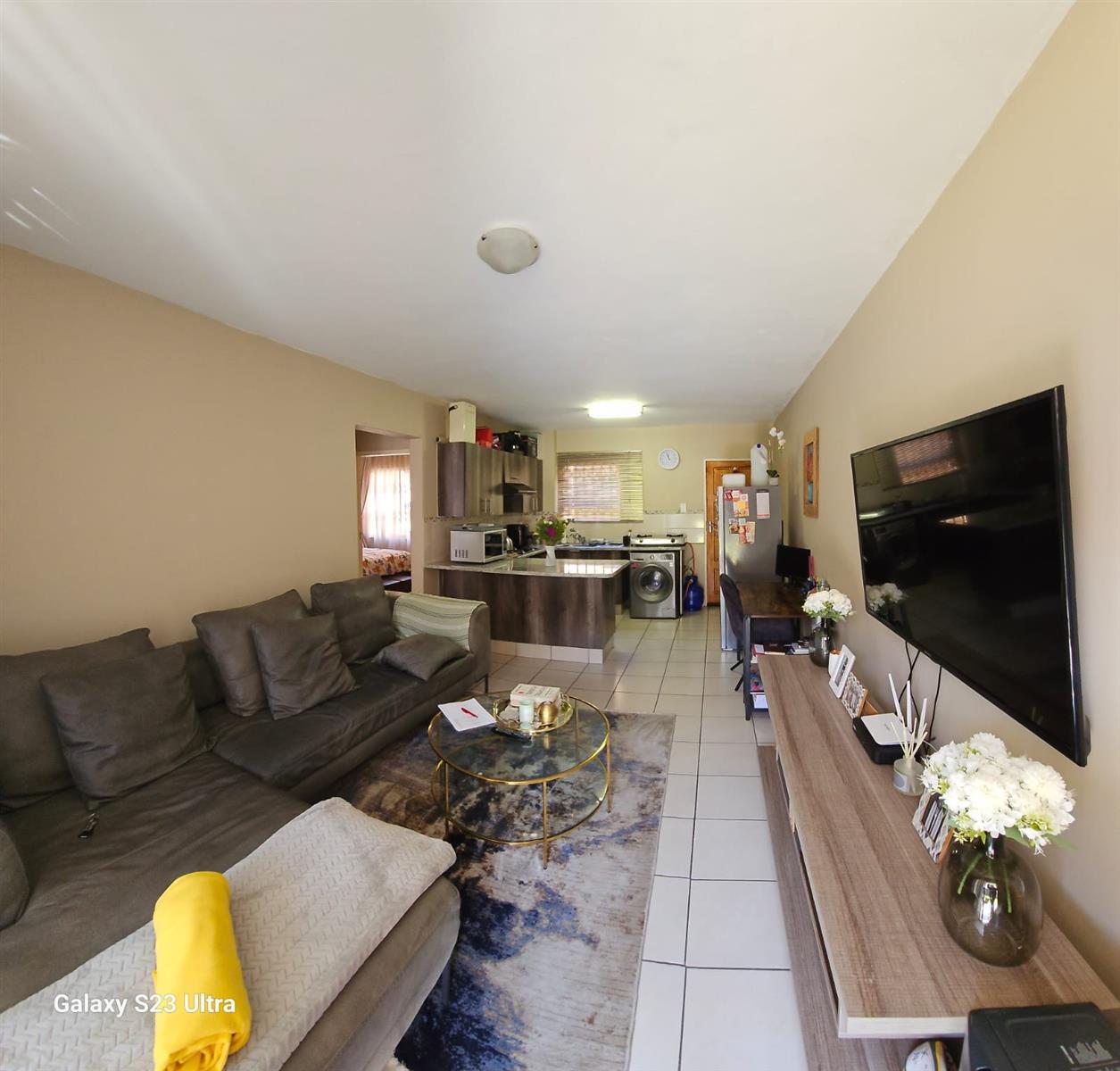 2 bed 1 Full bath - Apartment For Sale R600 000