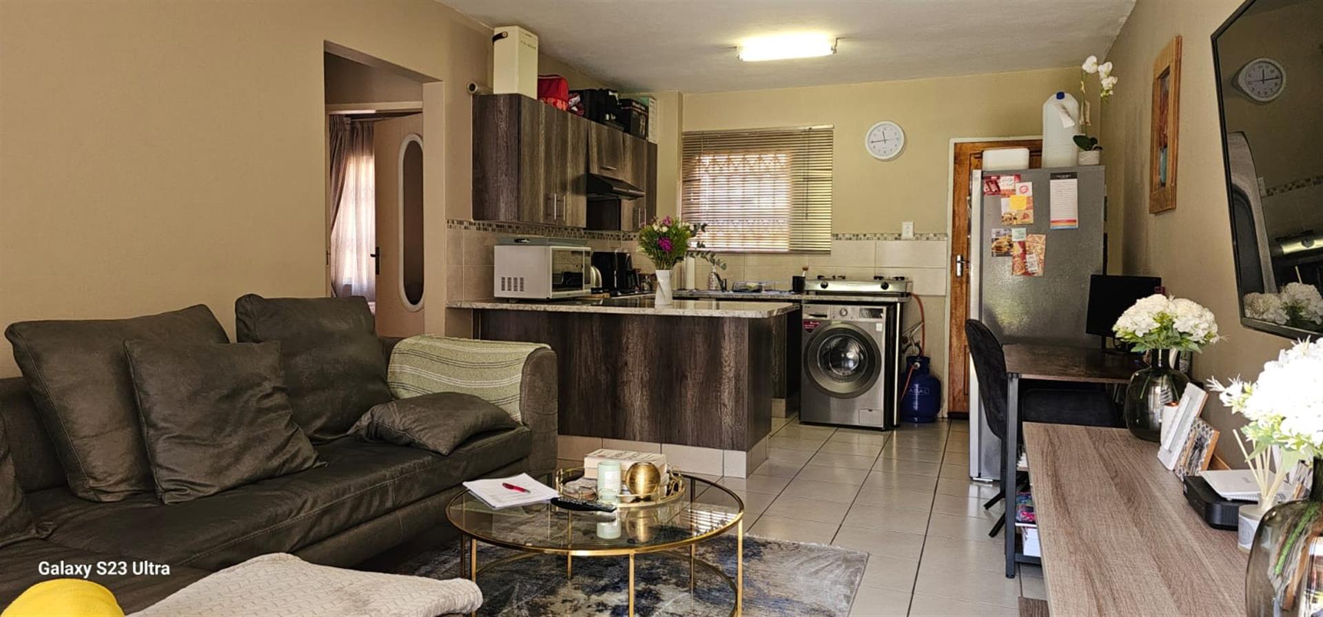 2 bed 1 Full bath - Apartment For Sale R600 000