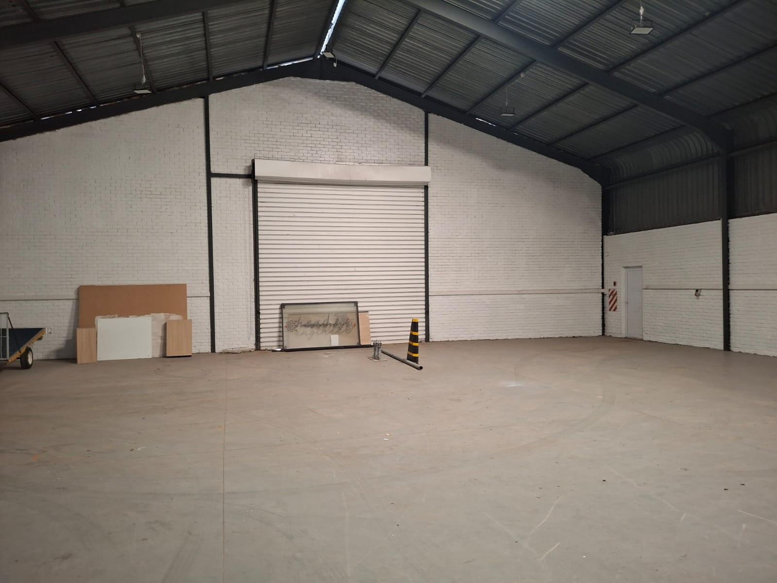 Warehouse for rent in Newton Park, Port Elizabeth, 860 m²