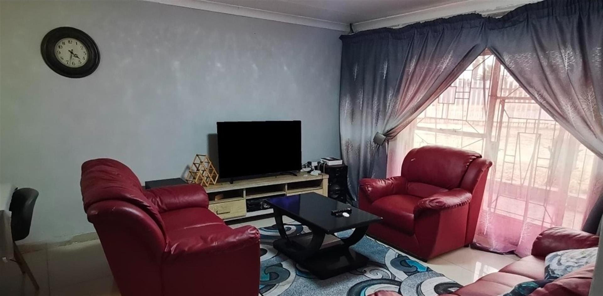 House For Sale in Thistle Grove, Kinross, Secunda