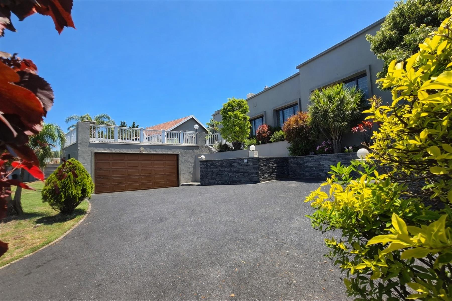 Spectacular 5 bedroom, 3 bathroom home with Panoramic Sea views