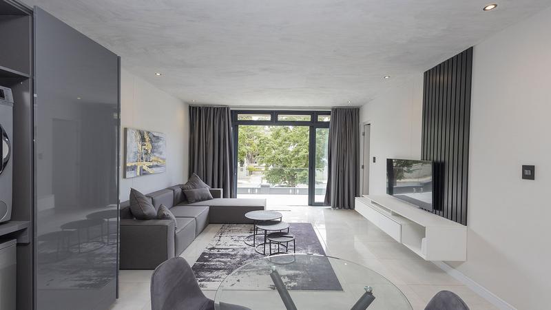 Apartment for rent in Houghton Estate, Johannesburg, 1 West Wing (1st floor), Paramount, 1 8th Street, Houghton Estate, Johannesburg, Gauteng, 60 m²