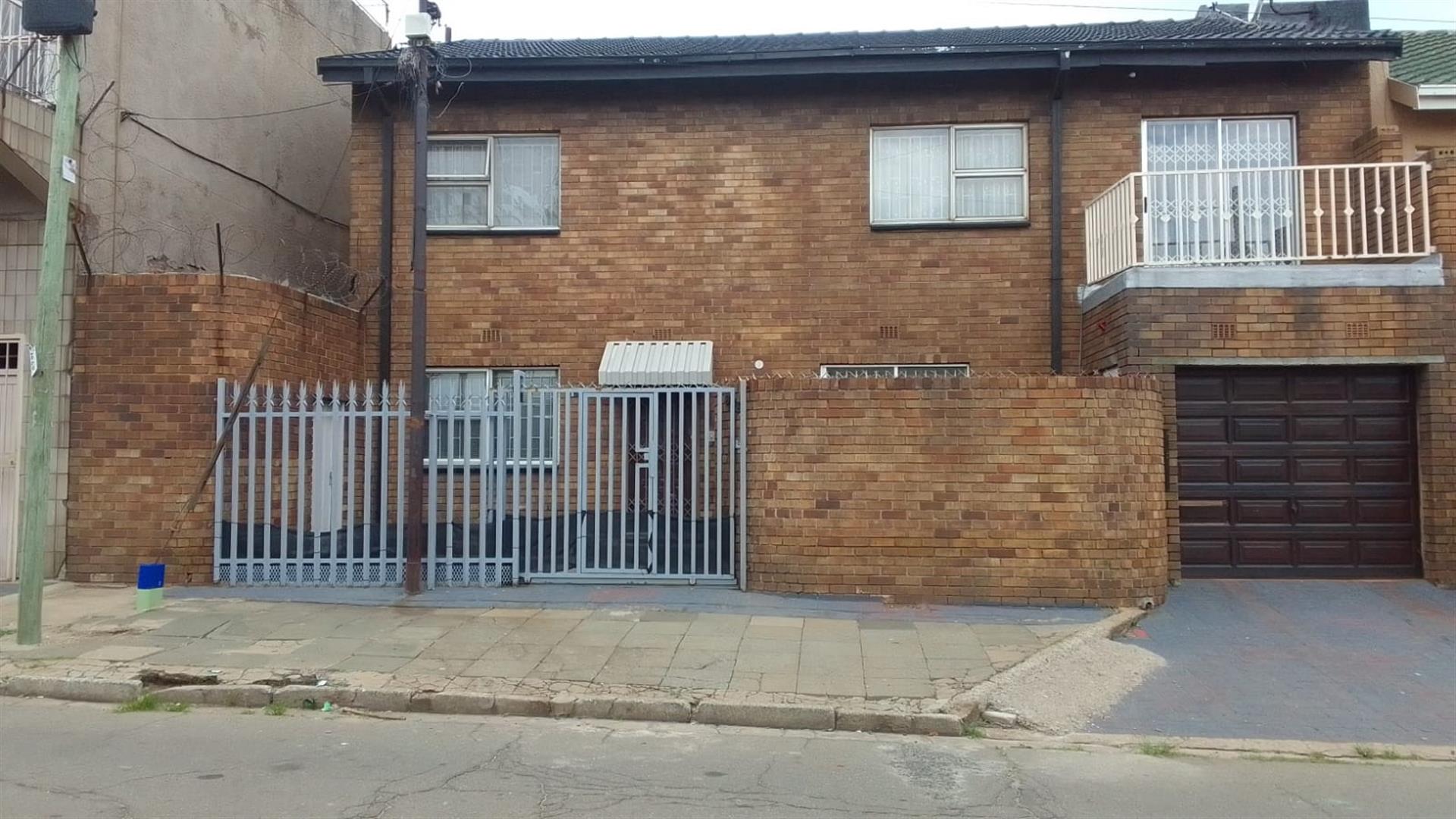 6 Bed Family Home for sale in Actonville
