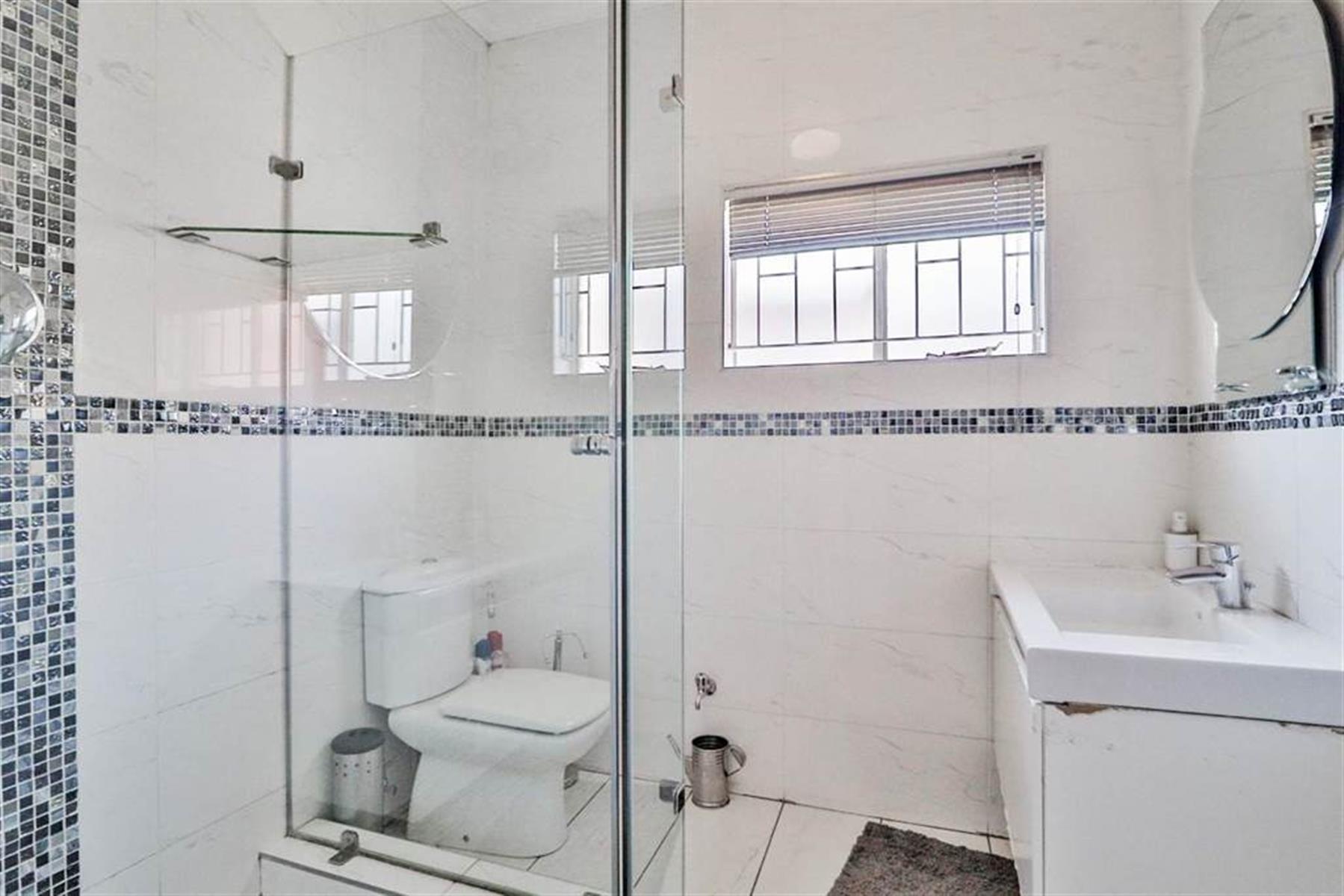 6 Bed Family Home for sale in Actonville