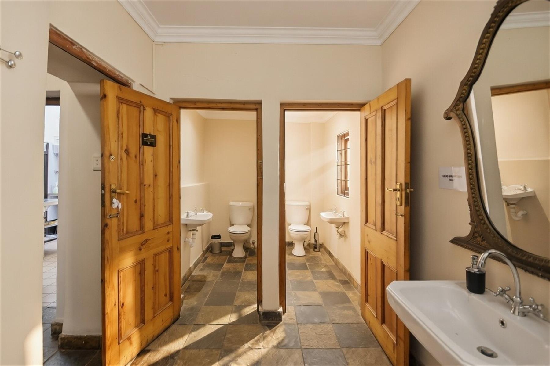 A Restored Victorian Landmark in the Heart of Woodstock - The Altona