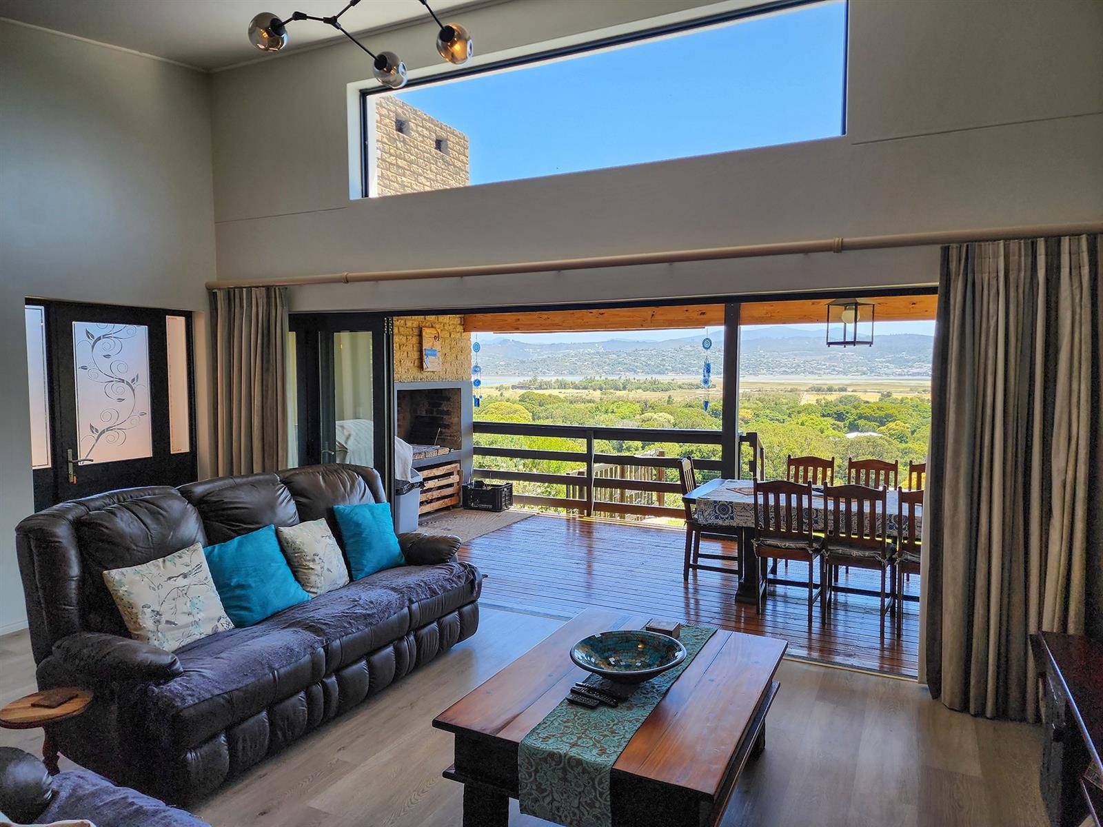 MODERN HOME, TRANQUIL VIEWS.