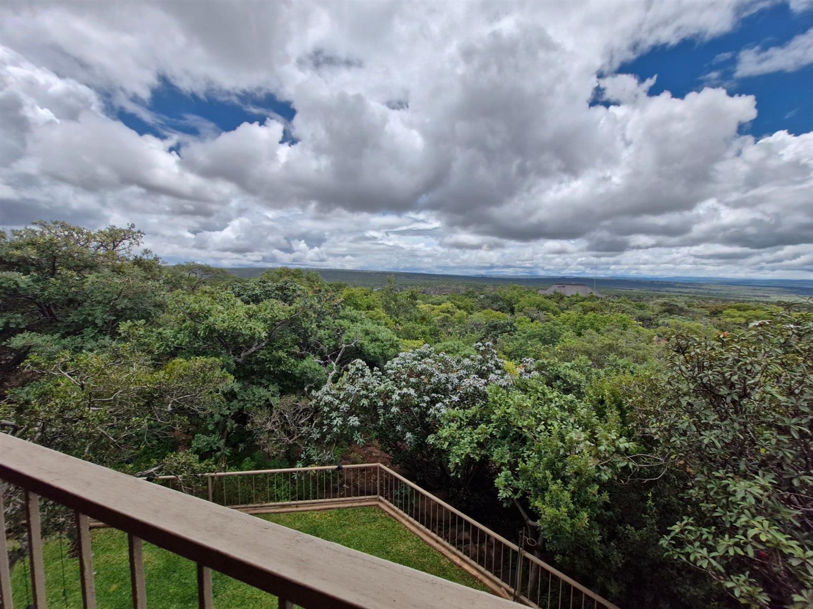 PRISTINE WHEELCHAIR-FRIENDLY BUSHVELD HOME FOR SALE