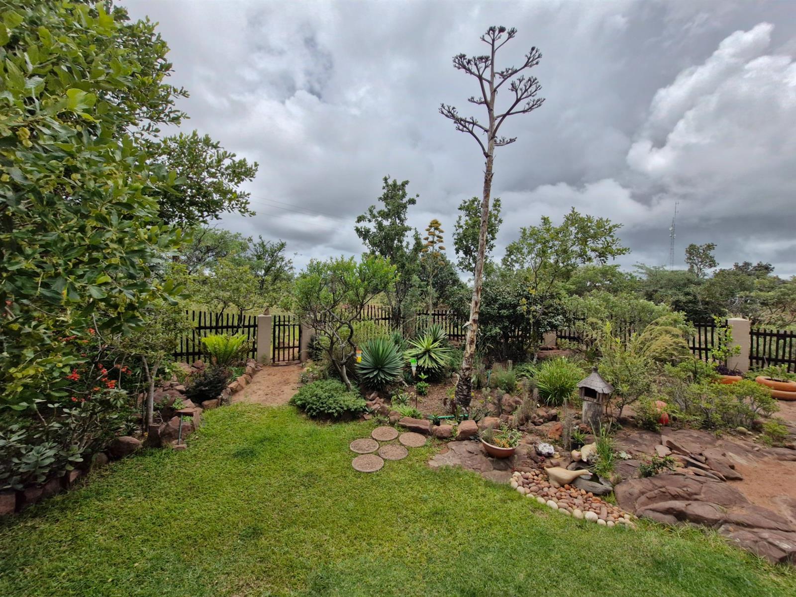 PRISTINE WHEELCHAIR-FRIENDLY BUSHVELD HOME FOR SALE